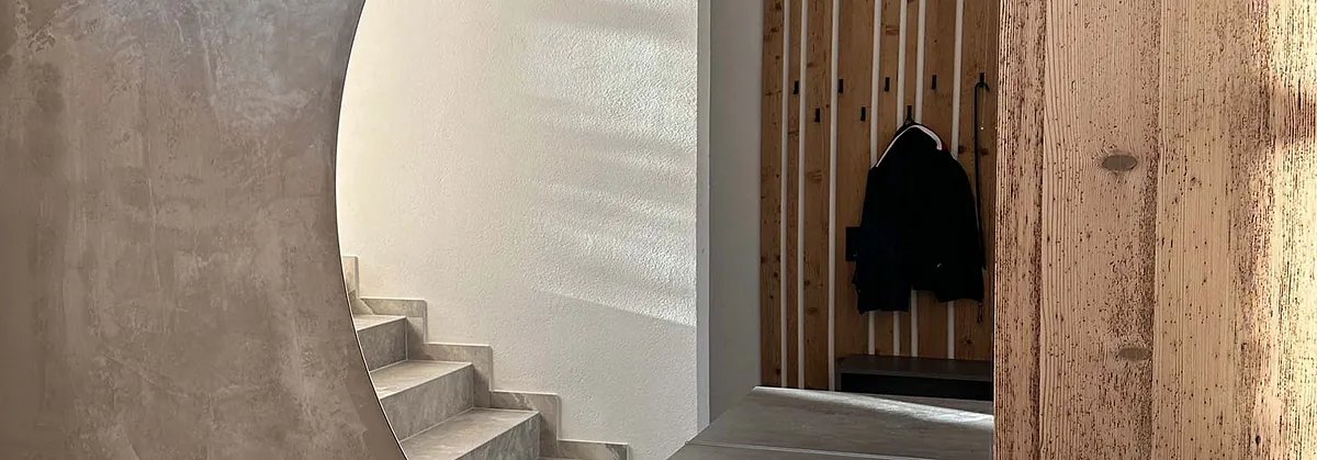 Moderner Spiegel - Gang